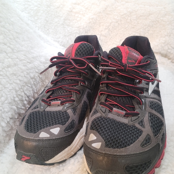 Brooks Beast Running Men's Shoes Size 11 - Picture 4 of 10